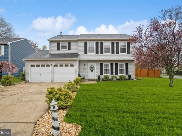 137 Robins Run E, Logan Township, NJ 08085