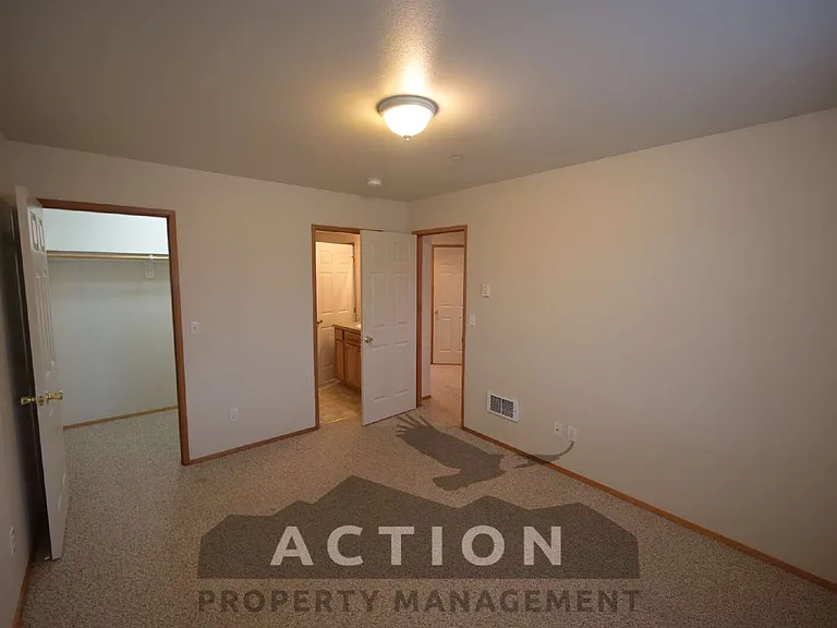 1312 Campbell Ave #4 — Photo 4
