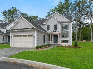 90 Oronoque Hills Rd, Stratford, CT 06614