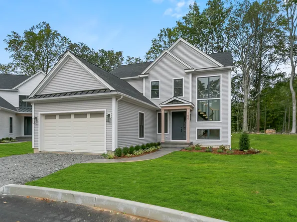 115 Oronoque Hills Rd, Stratford, CT 06614