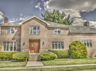 10 Landers Rd, Stoneham, MA 02180