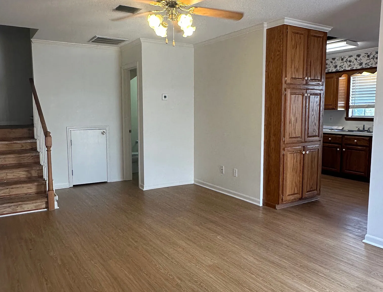 2 bed, 1.5 bath, 1200 sqft, $1,150 — Photo 2