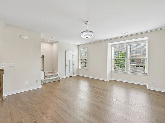 5th image of 108 Helm Ln #C