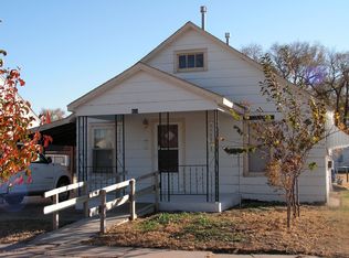 411 E 7th St, Hoisington, KS 67544