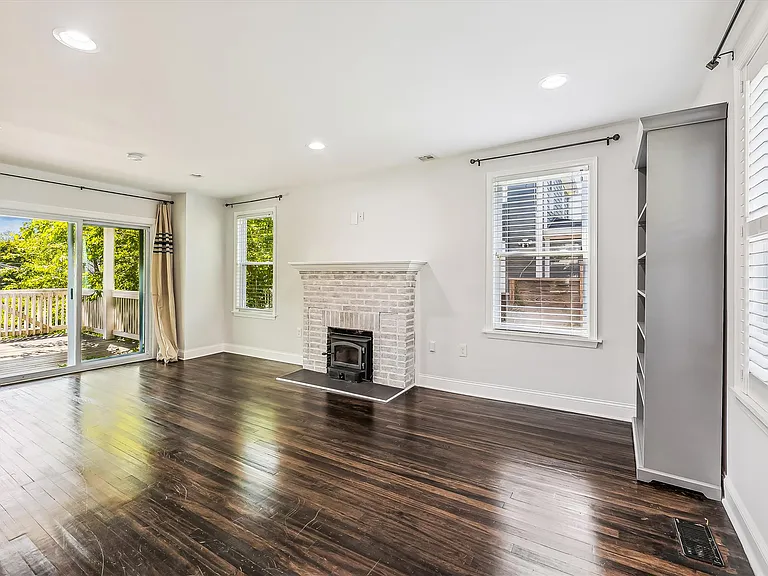 2612 33rd St SE — Photo 5