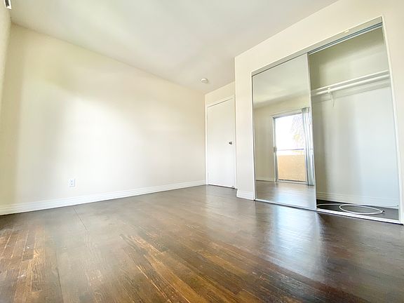 5th image of 4852 Rosewood Ave APT 2