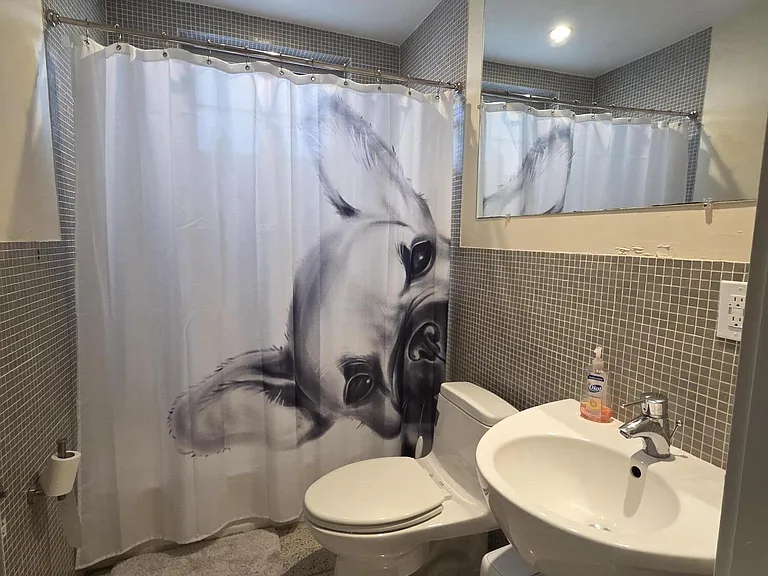 1045 Lenox Ave #6 — Photo 8
