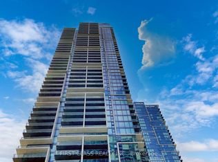 7890 Jane St #1902, Vaughan, ON L4K 4L8