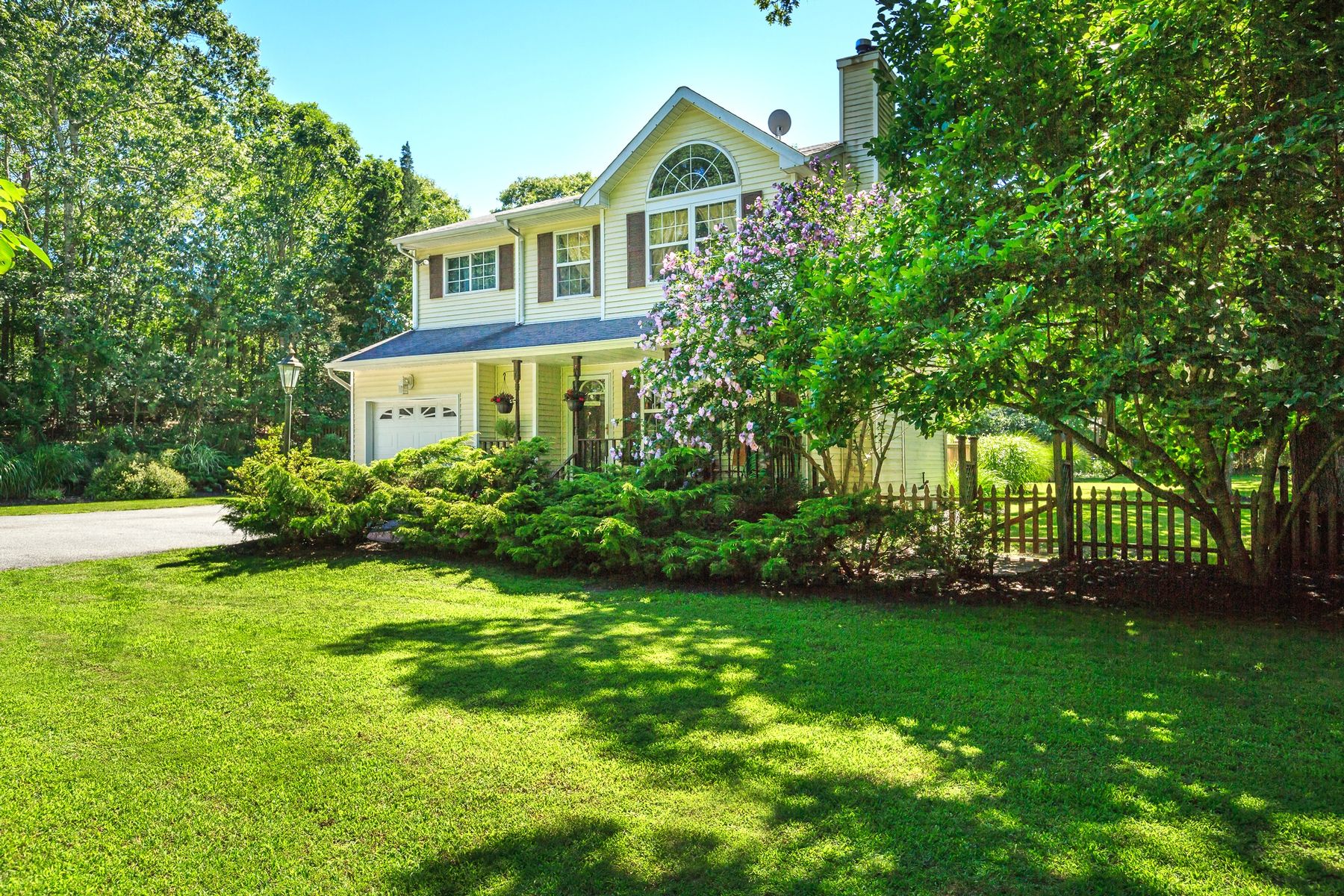 8 Bellows Ter in Hampton Bays Out East