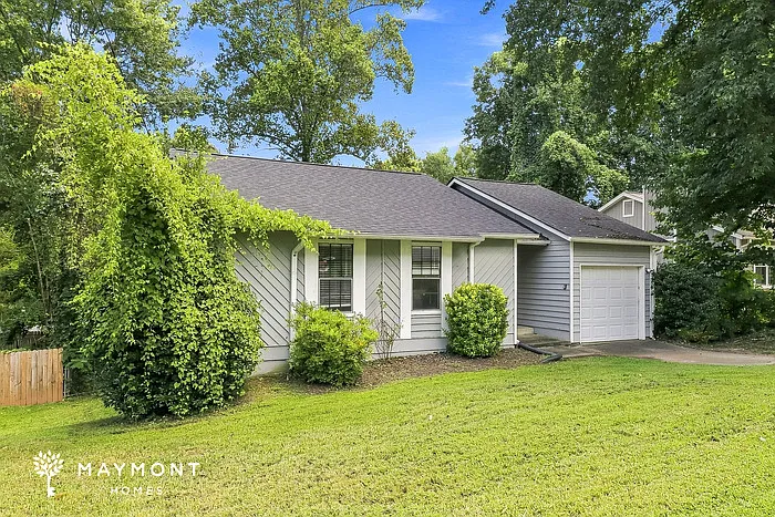 3 bed, 2.0 bath, 1210 sqft, $1,995 — Photo 2