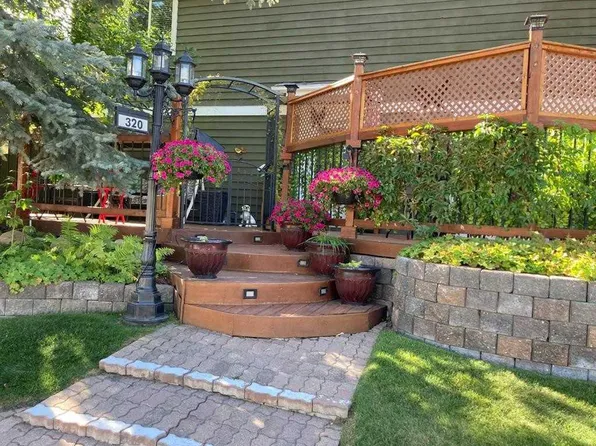 320 NE Midpark Gdns SE, Calgary, AB T2X 1T3