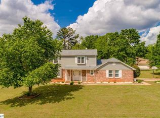107 Whisperingbrook Dr, Mauldin, SC 29662