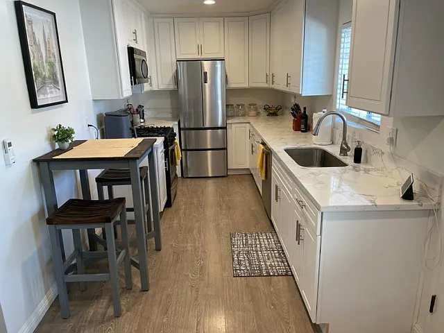 1718 E Mariposa Ave #E — Photo 6
