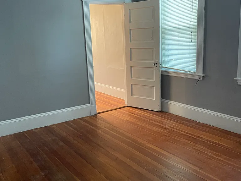 20 Eastern Ave — Photo 2