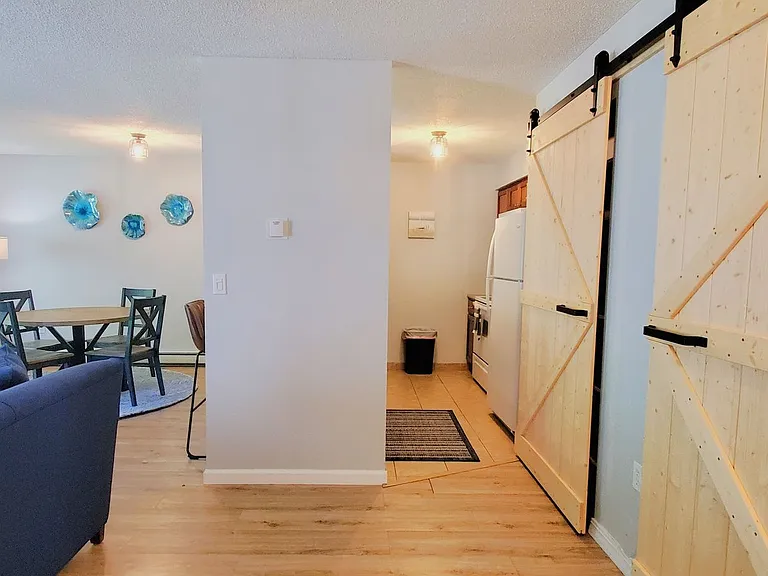 5741 Hilltop Way — Photo 6