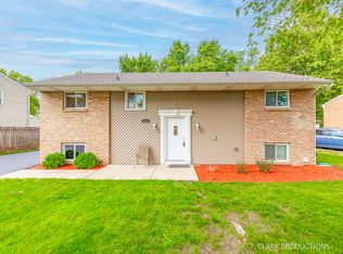 185 Oxford Rd, Bolingbrook, IL 60440