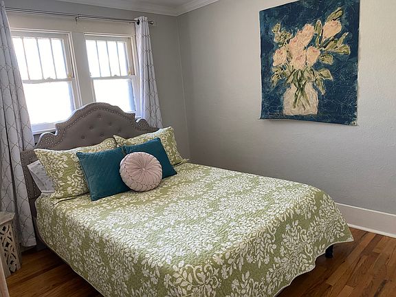3rd image of 306 E 27th St APT 3