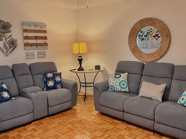 2302 Wyndam Dr — Photo 5