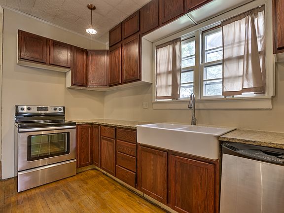 2nd image of 2322 S 31st St