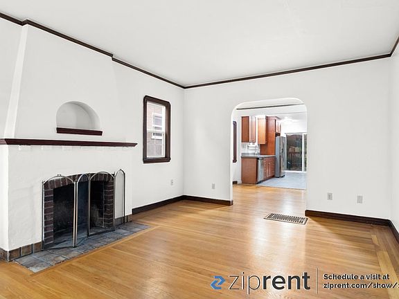 4th image of 3880 Coolidge Ave