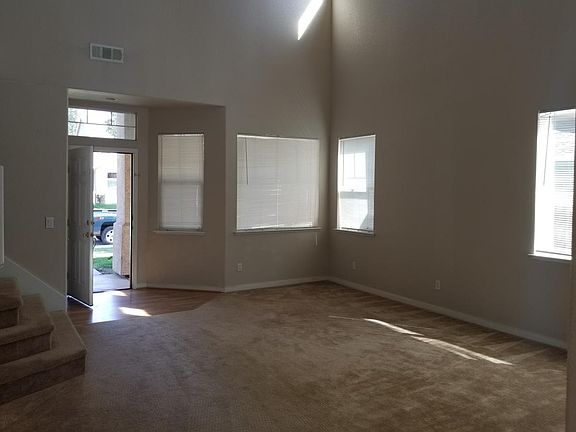4th image of 150 Oak Crest Ct