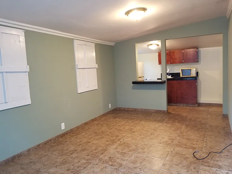 418 S 3rd St #9 — Photo 3