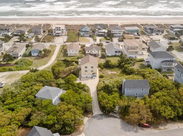 102 Oak Forest Lane, Atlantic Beach, NC 28512