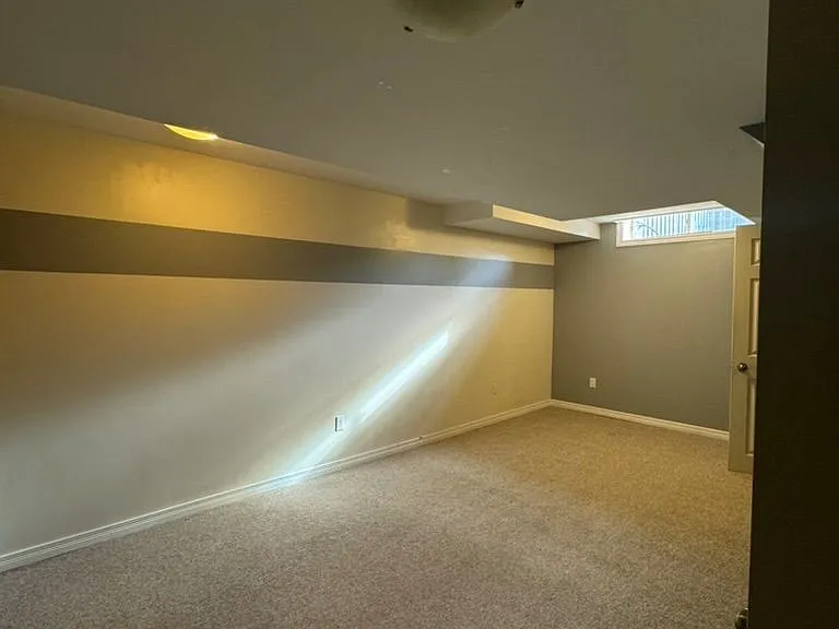 4 Avedisian St — Photo 18