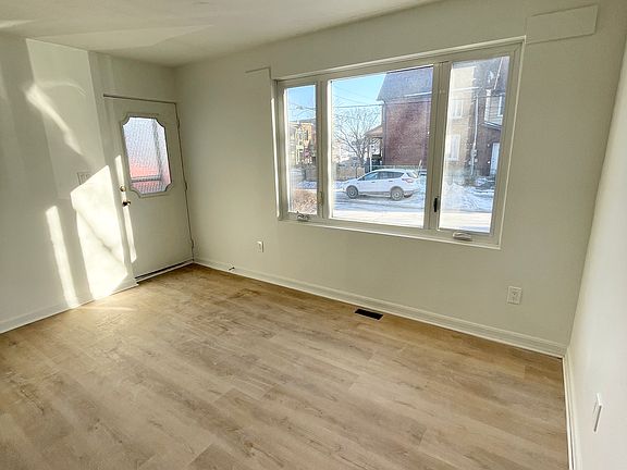2nd image of 552 Bay St #1