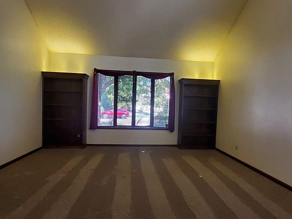 5th image of 125 Ironweed Dr