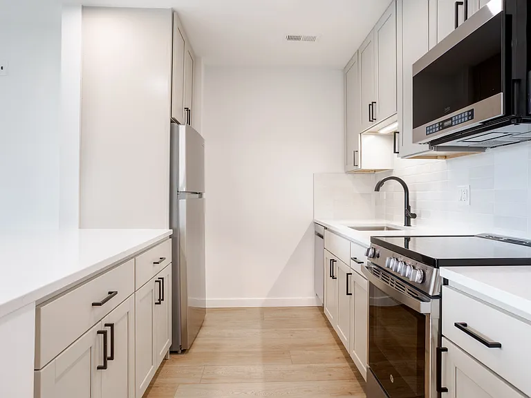 The Nest at Lincoln Park West — Photo 55