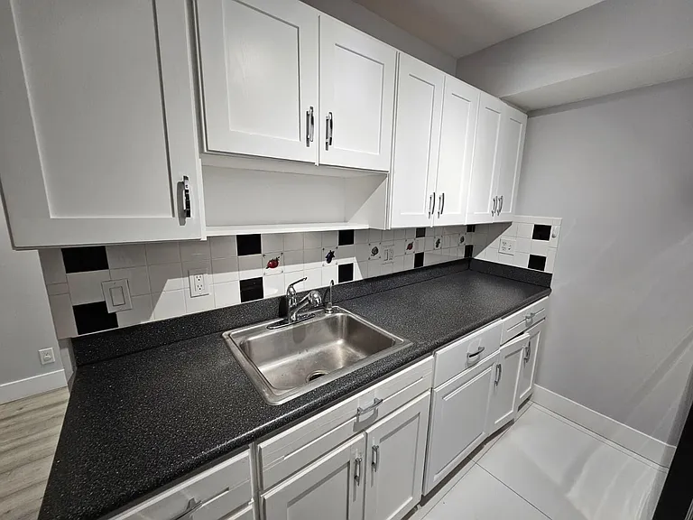 2148 Sherwood Forest Blvd #4 — Photo 8