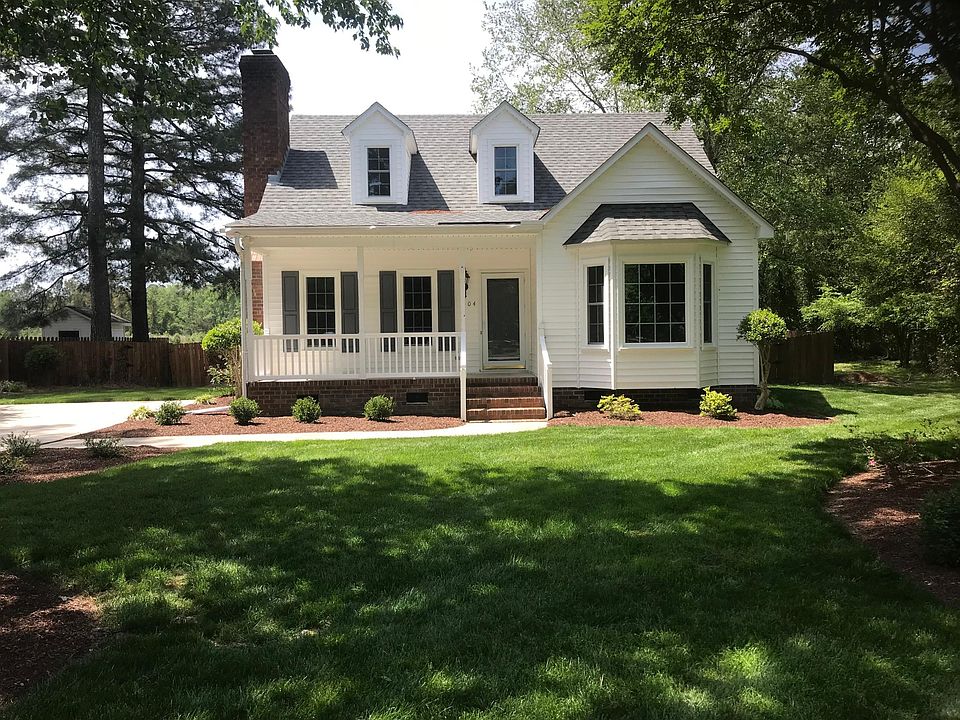 1st image of 304 Emerson Dr