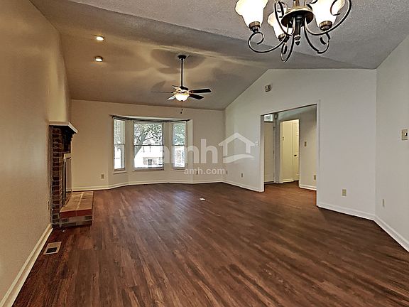 4th image of 3705 Stoneridge Dr
