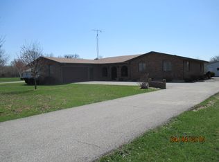 11545 E Radisson Rd, Mount Vernon, IL 62864