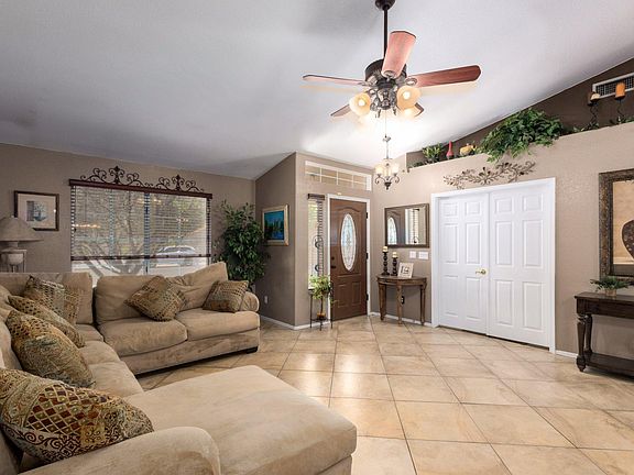 4th image of 8330 W Willowbrook Dr