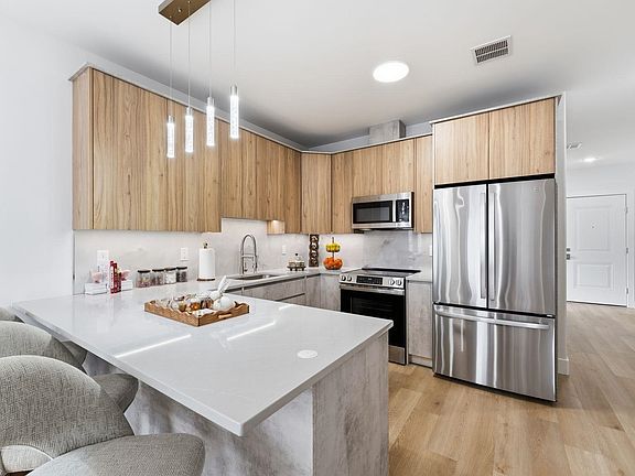 2nd image of 8800 Kennedy Blvd #405