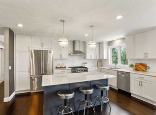 3595 Rae Ln, Woodbury, MN 55125