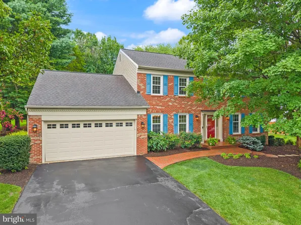 2711 Mustang Dr, Herndon, VA 20171