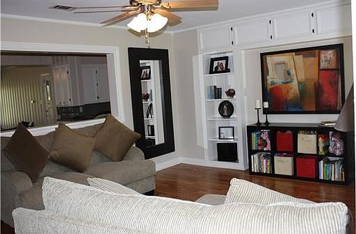 3rd image of 713 S Coulter Dr
