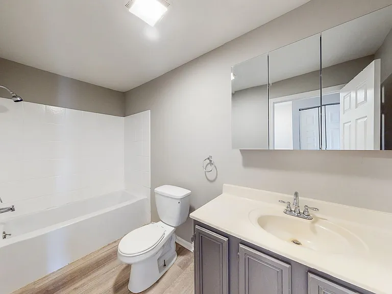 1142 Sargeant St — Photo 16