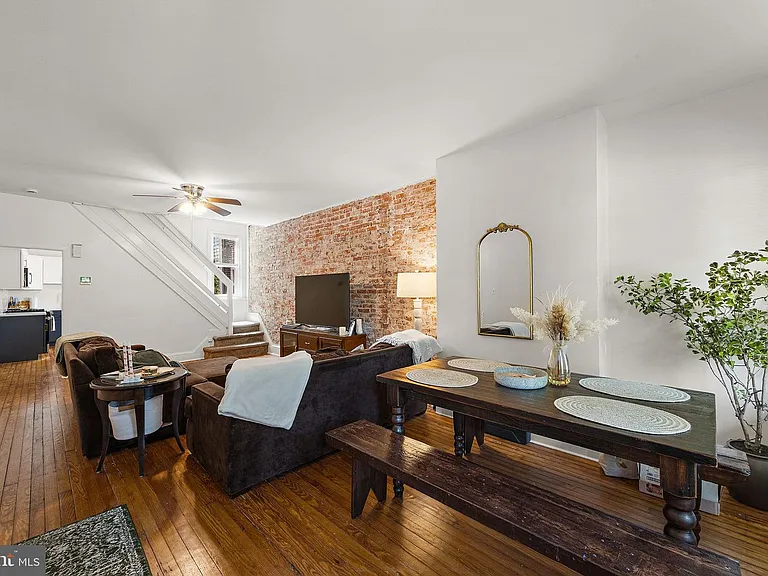 1612 N Union St — Photo 2
