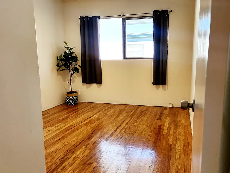 319 N Chevy Chase Dr #G — Photo 7