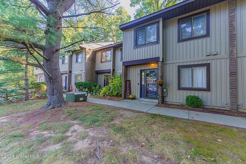 2nd image of 106 Ridgewood Terrace