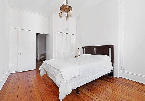 3rd image of 330 W 46th St #5W