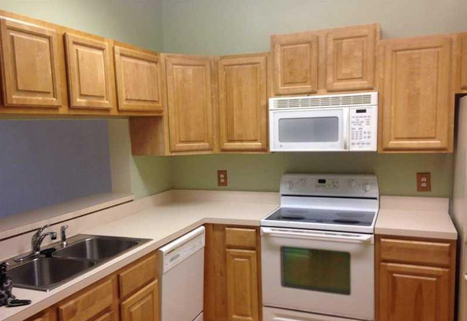 2nd image of 102 Cypress Point Dr #I