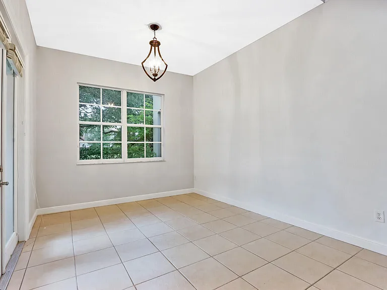 1904 Flower Dr — Photo 10