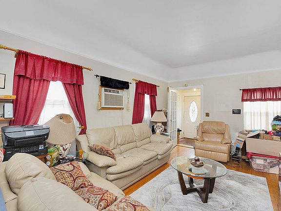 2nd image of 185-06 Fonda Ave