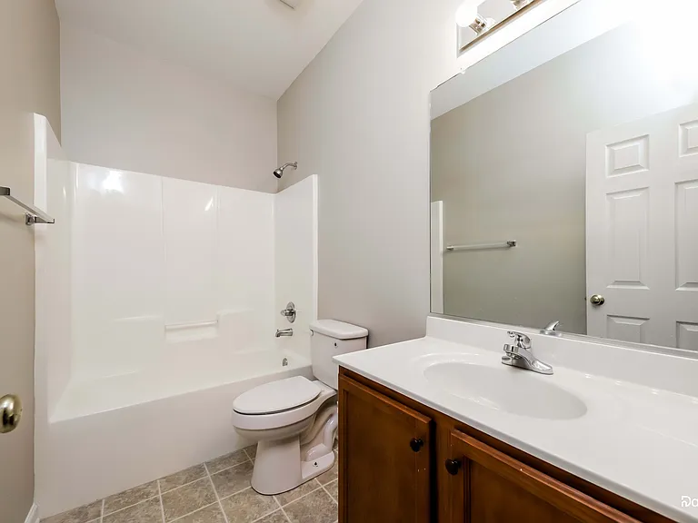 1938 Longburn Dr — Photo 14