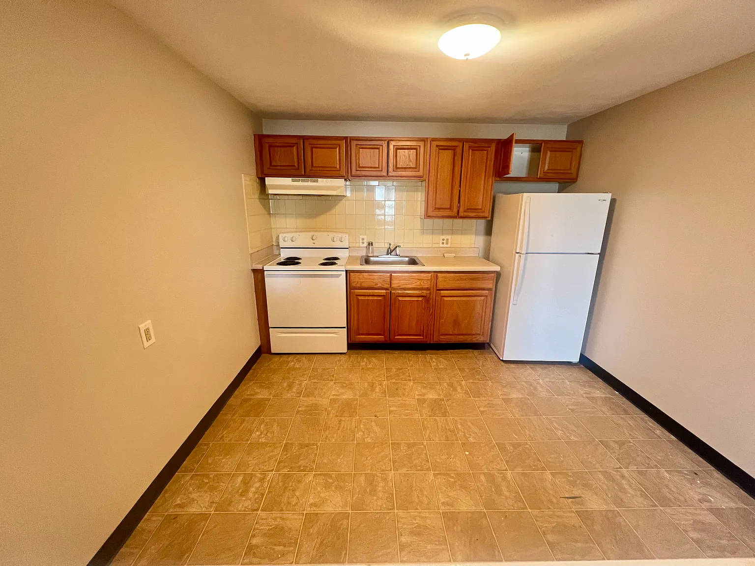 1 bed, 700 sqft, $1,400 — Photo 2
